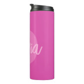 Cooles Monochrome Pink Trendy Script Monogram Thermosbecher (Nach rechts gedreht)