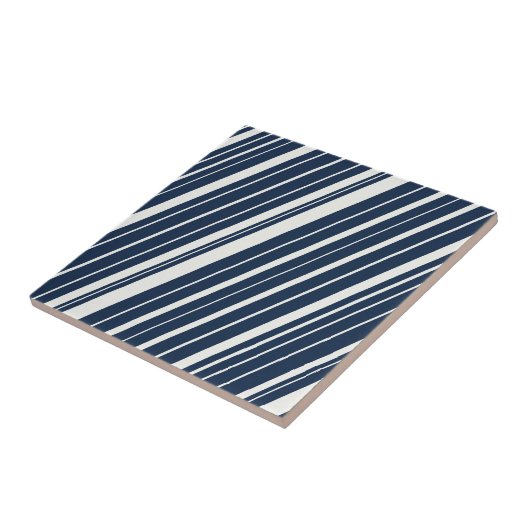 Cooles Navy Blue und White Diagonal Stripes Muster Fliese (Seite)