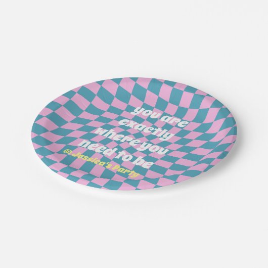 Cooles Retro-Zitat rosa gestrichenes Party Pappteller (Schrägansicht)