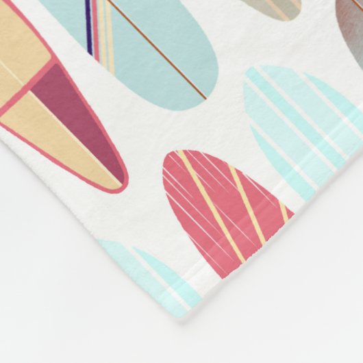 Cooles Retrorot und blaues Surfbrett Fleecedecke (Ecke)