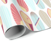 Cooles Retrorot und blaues Surfbrett Geschenkpapier (Rolleneckpunkt)