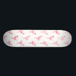 Cooles rosa tropisches Flamingo-Muster auf Weiß Skateboard<br><div class="desc">Rosa tropisches Flamingo-Muster auf weißem Background.The rosa Flamingo-Vogel-Druck macht ein großes Geschenk für ein wildes tropisches Sommer-Party.</div>