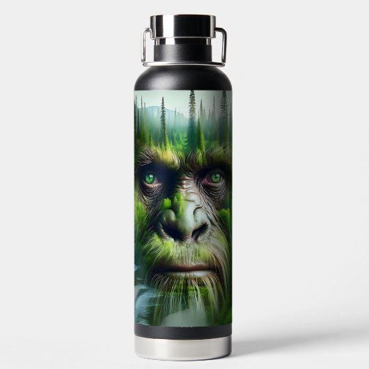 Cooles Sasquatch im Wald Trinkflasche (Rückseite)