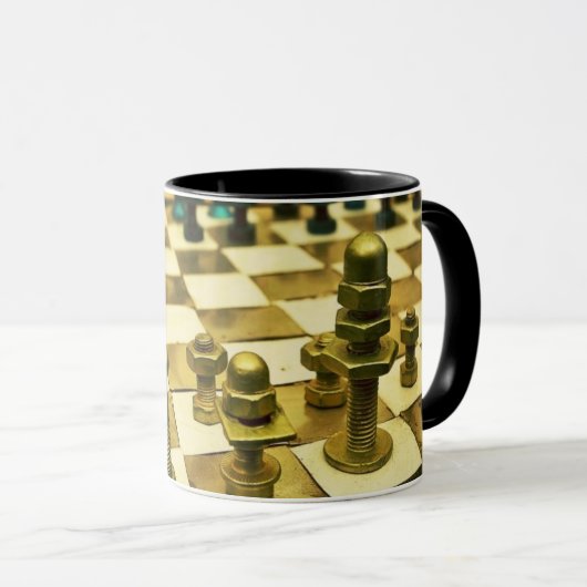Cooles Schachbrett mit Nuts und Bolzen Tasse (VorderseiteRechts)