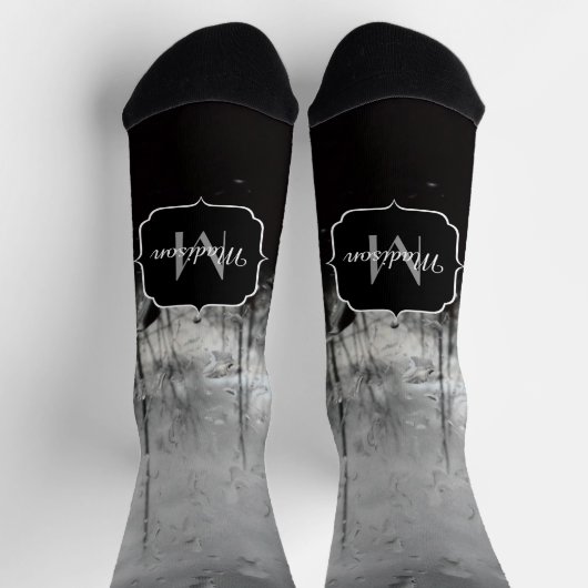 Cooles Schwarz-Weiß-Wasser Tropfen abstrakt Monogr Socken (Oben)
