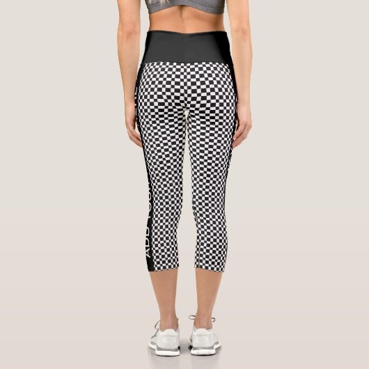 Cooles, schwarz-weißes, kreiertes Muster Capri Leggings (Rückseite)