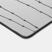 Cooles schwarz-weißes Stacheldraht Monogram Schreibtischunterlage (Ecke)