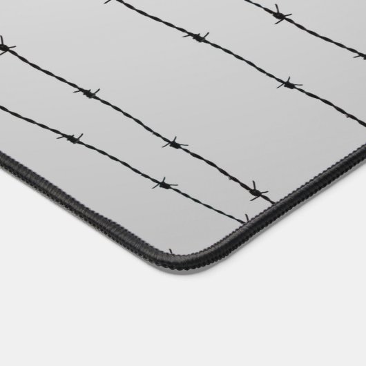 Cooles schwarz-weißes Stacheldraht Monogram Schreibtischunterlage (Ecke)