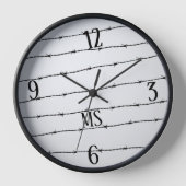 Cooles schwarz-weißes Stacheldraht Monogram Uhr (Vorderseite)