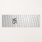 Cooles schwarz-weißes Stacheldraht Monogram Yogamatte (Vorderseite (Horizontal))