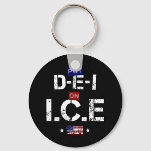Cooles Shirt mit der Aufschrift Put Dei On Ice - P Schlüsselanhänger