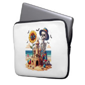 Cooles Skelett am Strand Laptopschutzhülle (Vorderseite Links)