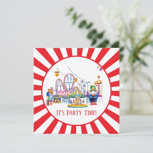 cooles Themenpark Zirkus Party mit Tellern für Tex Einladung (Stehend Vorderseite)