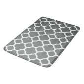 Cooles Trendgraues Quatrefolienmuster Badematte (Schrägansicht)