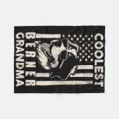 Coolest Berner Grandma Vintage American Flag Funny Fleecedecke (Vorderseite (Horizontal))