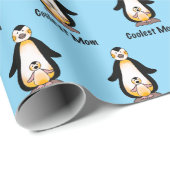 Coolest Mom Penguin Family Design Geschenkpapier (Rolleneckpunkt)