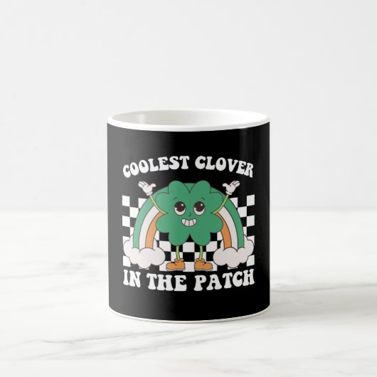 Coolste Klee am Pflaster St Patrick's Day Kaffeetasse (Mittel)