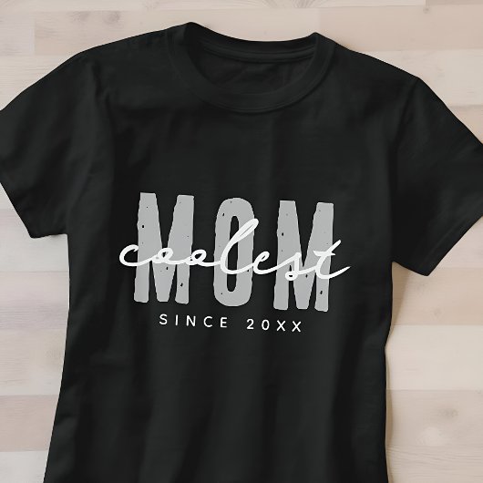 Coolste Mama seit 20XX Moderne, einfache Preppy T-Shirt
