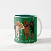 Coonhound-Mama Zweifarbige Tasse (VorderseiteRechts)