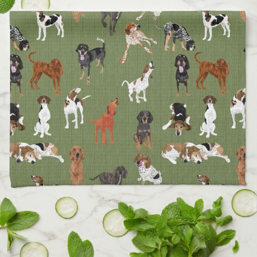 Coonhounds auf Olive Geschirrtuch (Gefaltet)