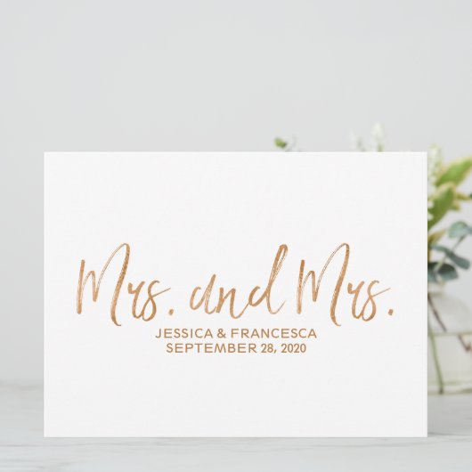Copper "Mrs. and Mrs." Lesbian Wedding Sign (Stehend Vorderseite)