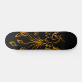 Copper Phoenix steigt auf schwarz Skateboard (Horizontal)