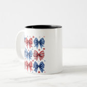 Coquette American Flag Coquette Bow 4. Juli Zweifarbige Tasse (Vorderseite Links)