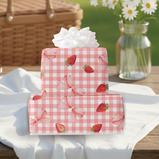 Coquette Berry Erster Geburtstag Rot Gingham Geschenkpapier