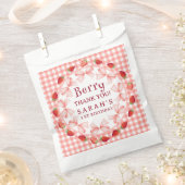 Coquette Berry Erster Geburtstag Rot Gingham Geschenktütchen (Ausgeschnitten)