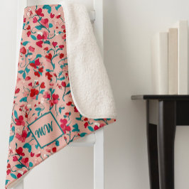 Coquette Blumenrosa und aquamarine Monogramm Sherpadecke