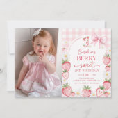 Coquette Bow Strawberry 2. Geburtstag Foto Einladung (Vorderseite)