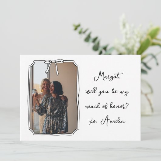 Coquette Bow Trauzeugin Vorschlag Foto-Karte (Stehend Vorderseite)