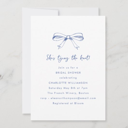 Coquette Bow Tying Knot Script Blue Brautparty Einladung (Vorderseite)