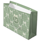 Coquette Bows Gingham Monogram Cream Sage Green  Große Geschenktüte (Vorderseite Schrägansicht)