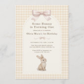 Coquette Bunny Gingham 1. Geburtstag Einladung (Vorderseite)