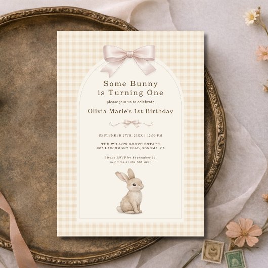 Coquette Bunny Gingham 1st Birthday Einladung
