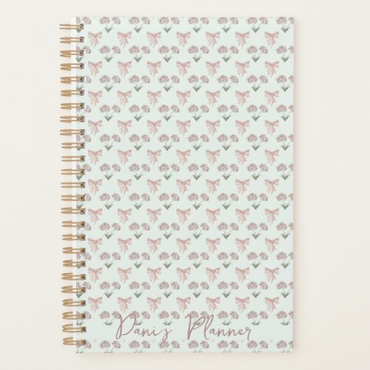 Coquette Charm: Undatierter Monatsplaner Planer (Vorderseite)