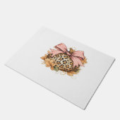 Coquette Leopard Pumpkin with Pink Bow - Glam Fall Fußmatte (Schrägansicht)