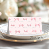 Coquette Pink Bow & Pearls Modernes Brautparty Platzkarte