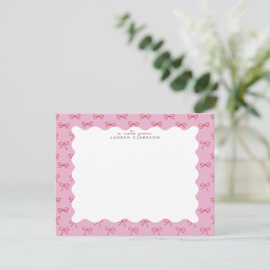 Coquette Pink Bow Wavy Border  Note card Einladung (Stehend Vorderseite)