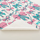 Coquette rosa und aquamarine Bogen Monogramm Sherpadecke (3/4)
