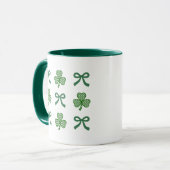 Coquette St. Patrick's Day Green Ribbons & Clovers Tasse (Vorderseite Links)