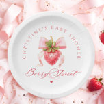 Coquette Strawberry Babydusche Pappteller<br><div class="desc">Die Coquette Strawberry Baby Shower Paper Teller sind eine reizvolle Mischung aus Charme und Eleganz und erfreuen sich an der Freude, die Ankunft eines kleinen Mädchens zu feiern. Das Design zeigt eine atemberaubende Aquarellbilder von reifen roten Erdbeeren, deren lebhafte Farbtöne die Süße neuer Anfänge symbolisieren. Ein zarter rosa Bogen verleiht...</div>