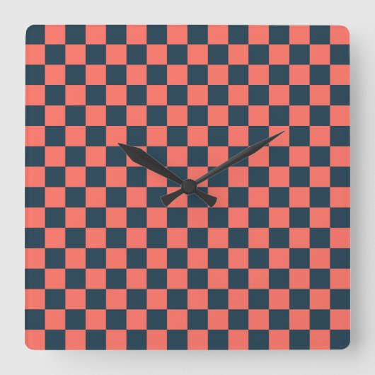 Coral and navy checkerboard pattern quadratische wanduhr (Vorderseite)
