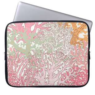 Coral Beauty: Underwater Pattern Wonderland. Laptopschutzhülle