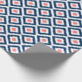 Coral Blue Diamonds Ikat Pattern Geschenkpapier (Ecke)