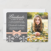 Coral Bow Chalkboard Lace Abschluss Ankündigung (Vorderseite)