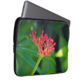 Coral Bush in Blüte Laptopschutzhülle (Vorne Rechts)