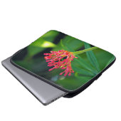 Coral Bush in Blüte Laptopschutzhülle (Vorne Knopf)