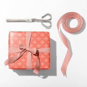 Coral Fleur-de-Lis Geschenkpapier